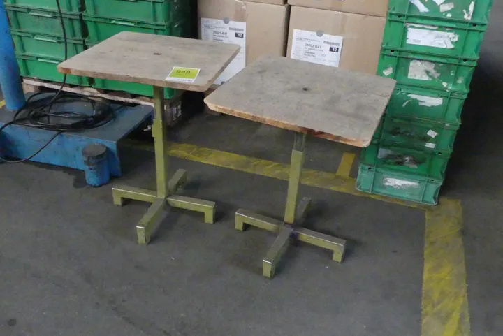 2x Materialständer